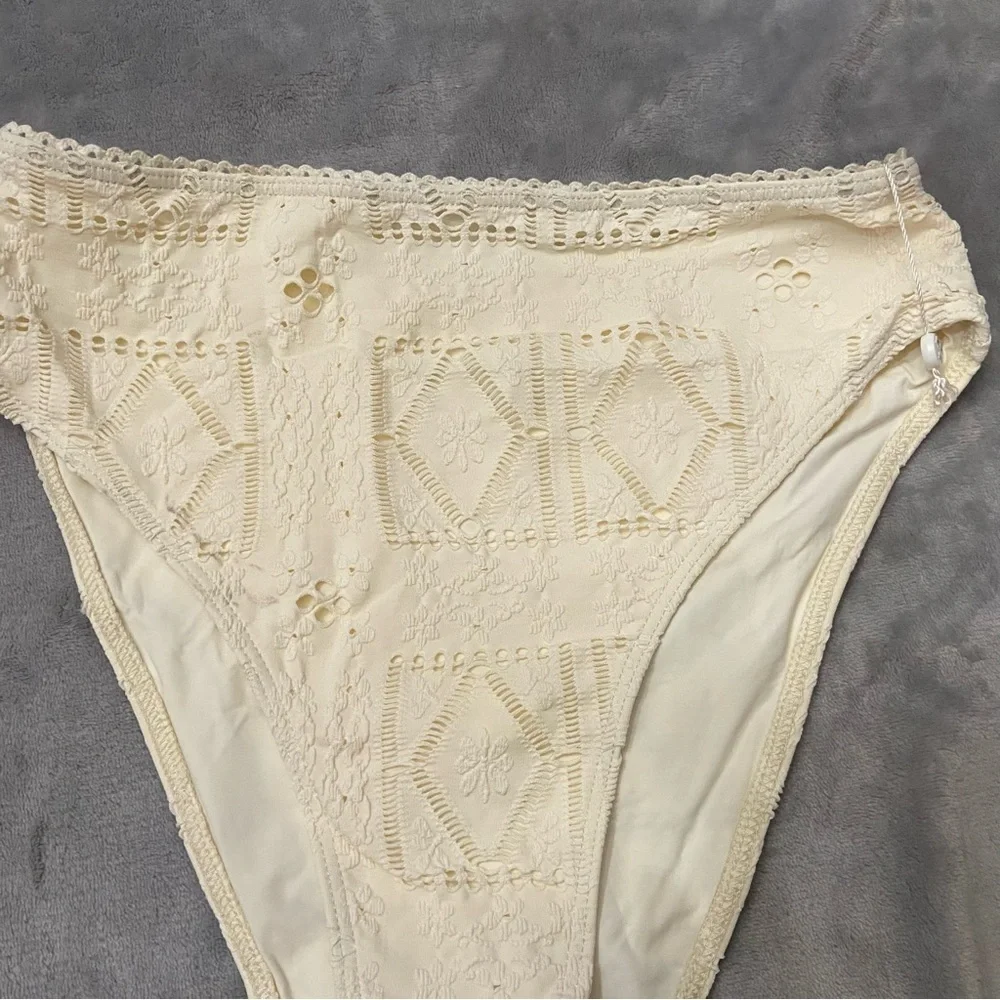 Frankies Bikinis new without