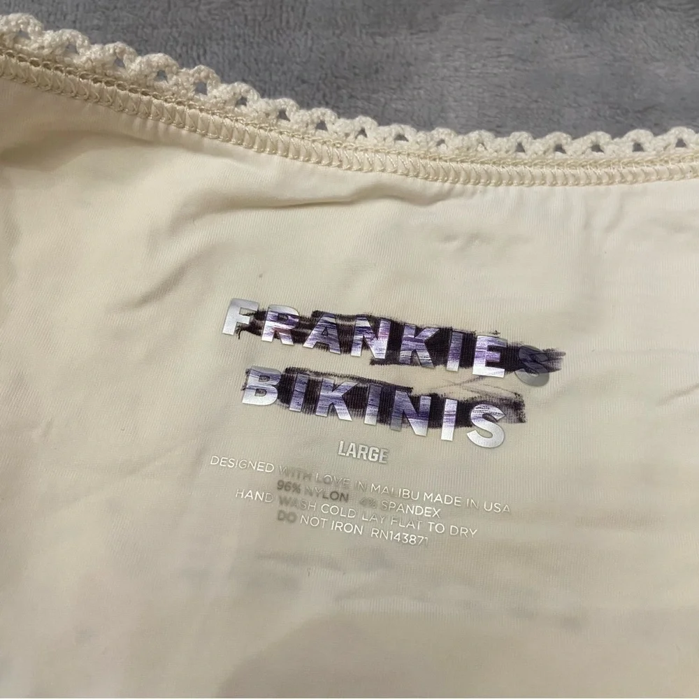 Frankies Bikinis new without