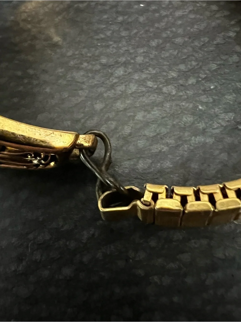 N/A elegant gold