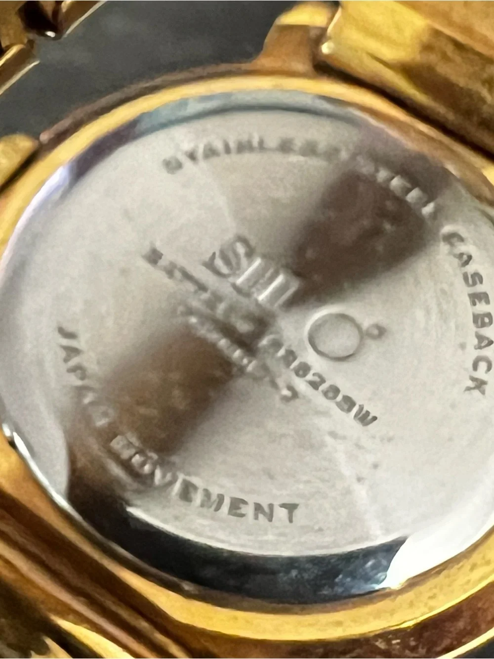 N/A elegant gold