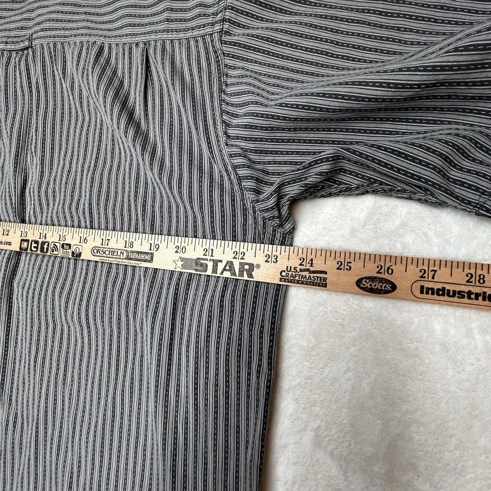 The North Face A5 Series Mens Large Gray Button Down Short Sleeve‎ Shirt
