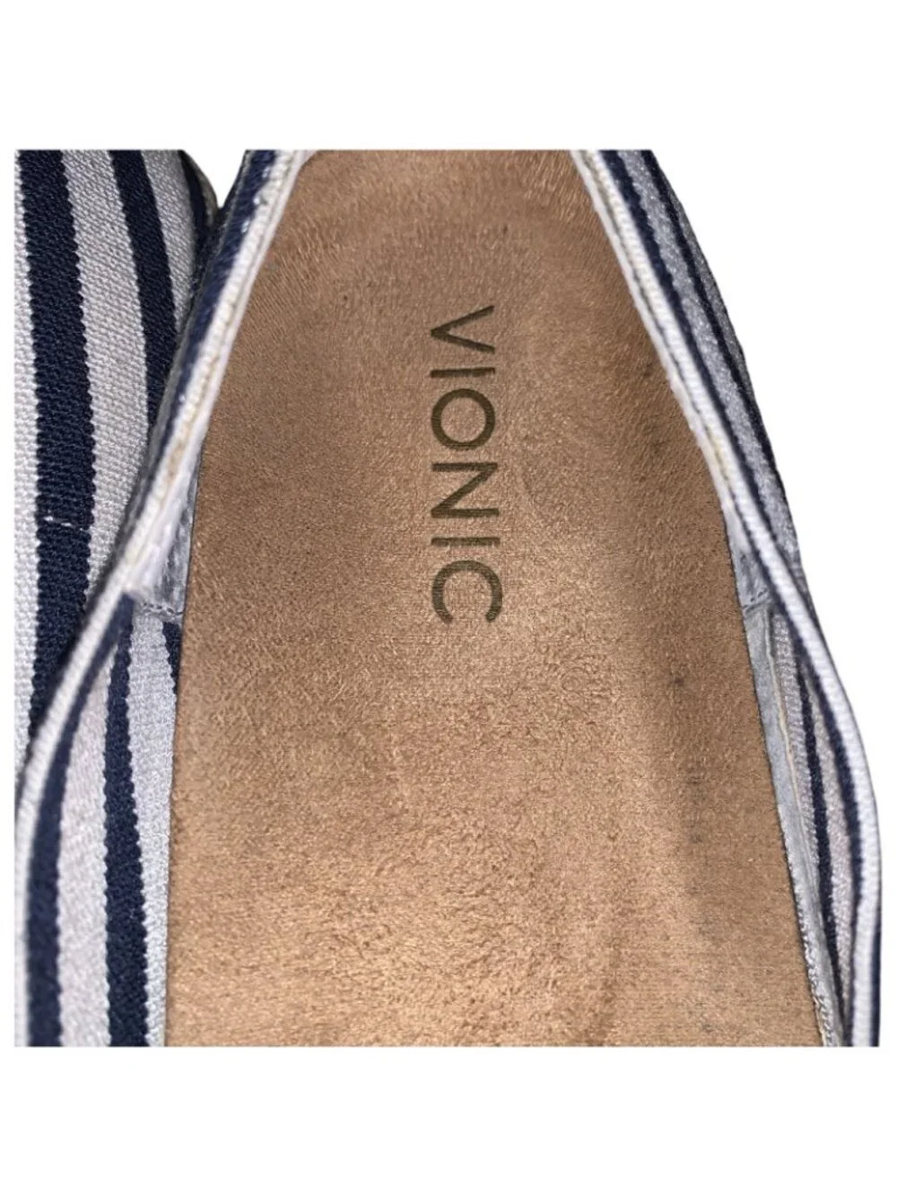 Vionic casual slip