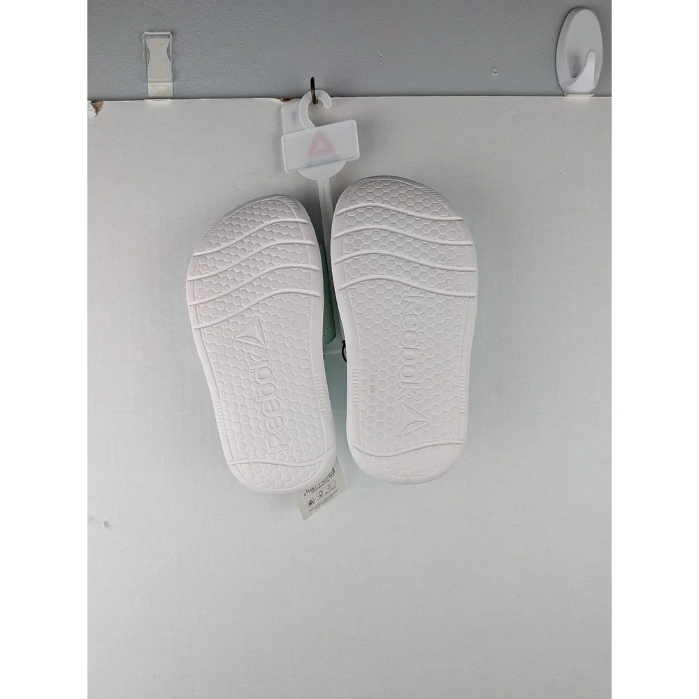 Reebok youngsters white loop