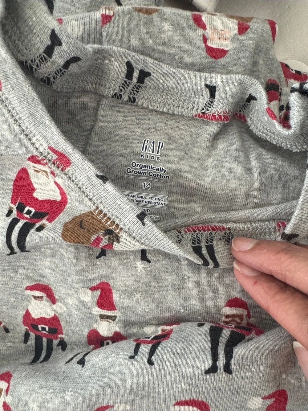 Set of 4 GAP and Munki long sleeve long pant pajama sets