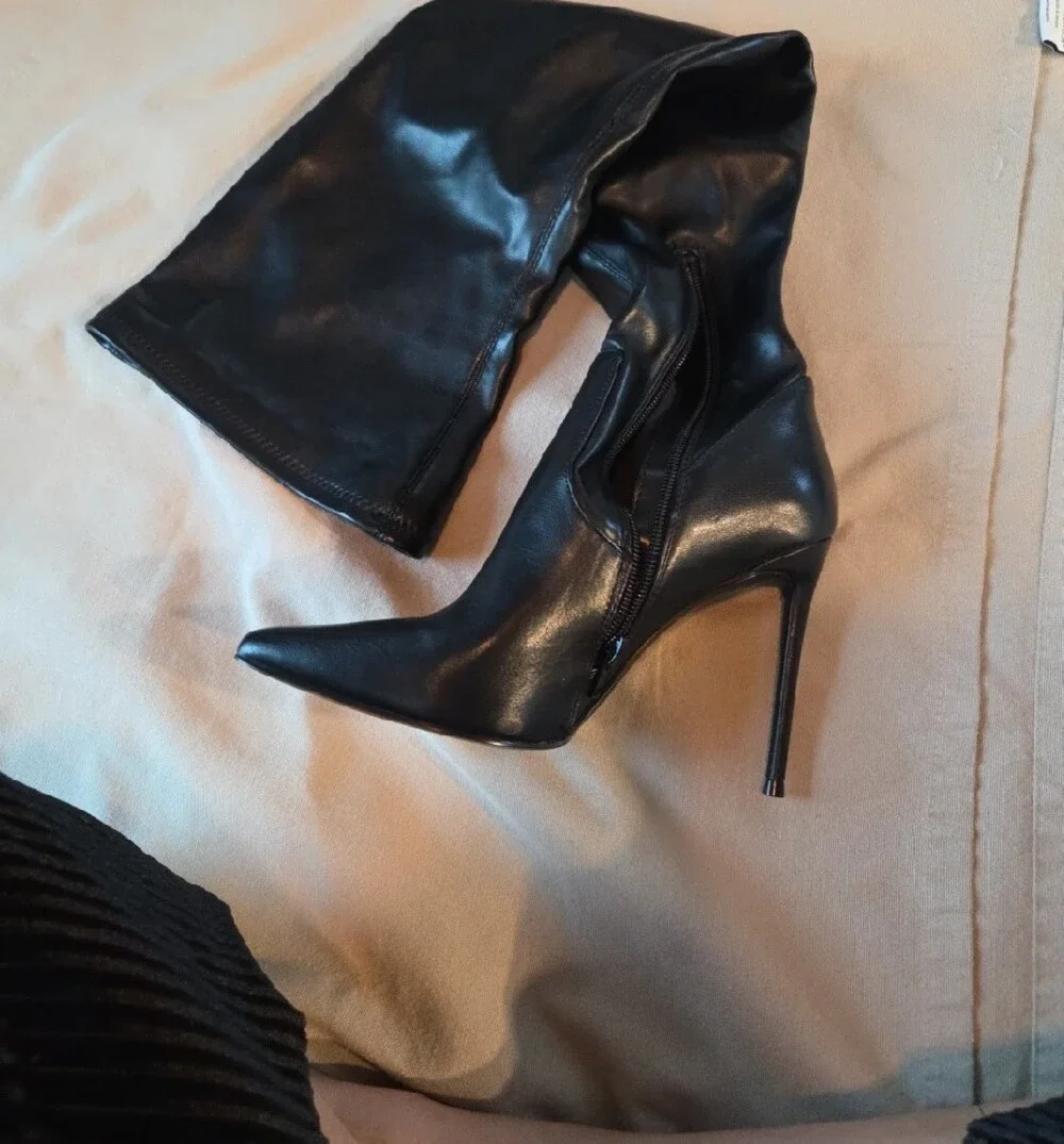 Steve Madden bold black