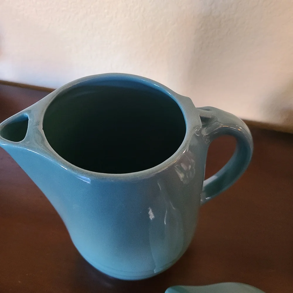 Universal Pottery aqua universal