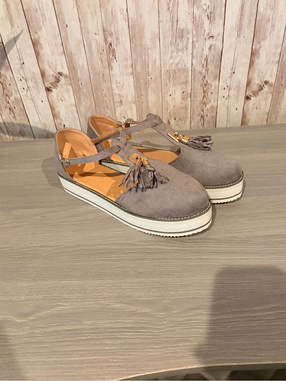 NWOT Gray Suede like T-Strap Platform Shoes with Tassels Women’s Size 11