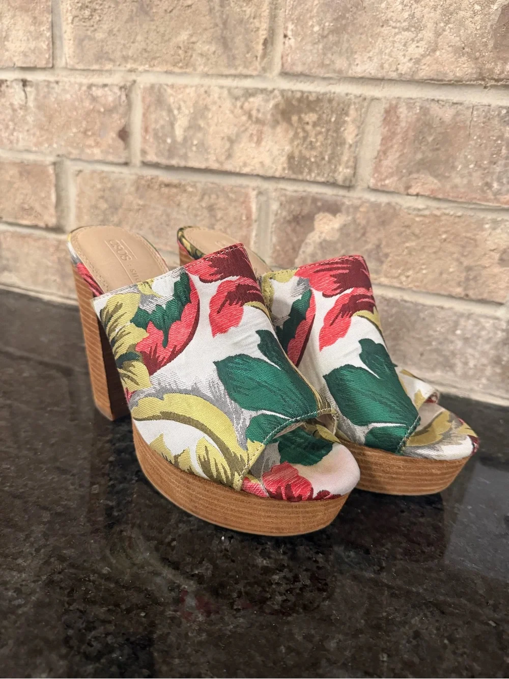 ASOS eye catching