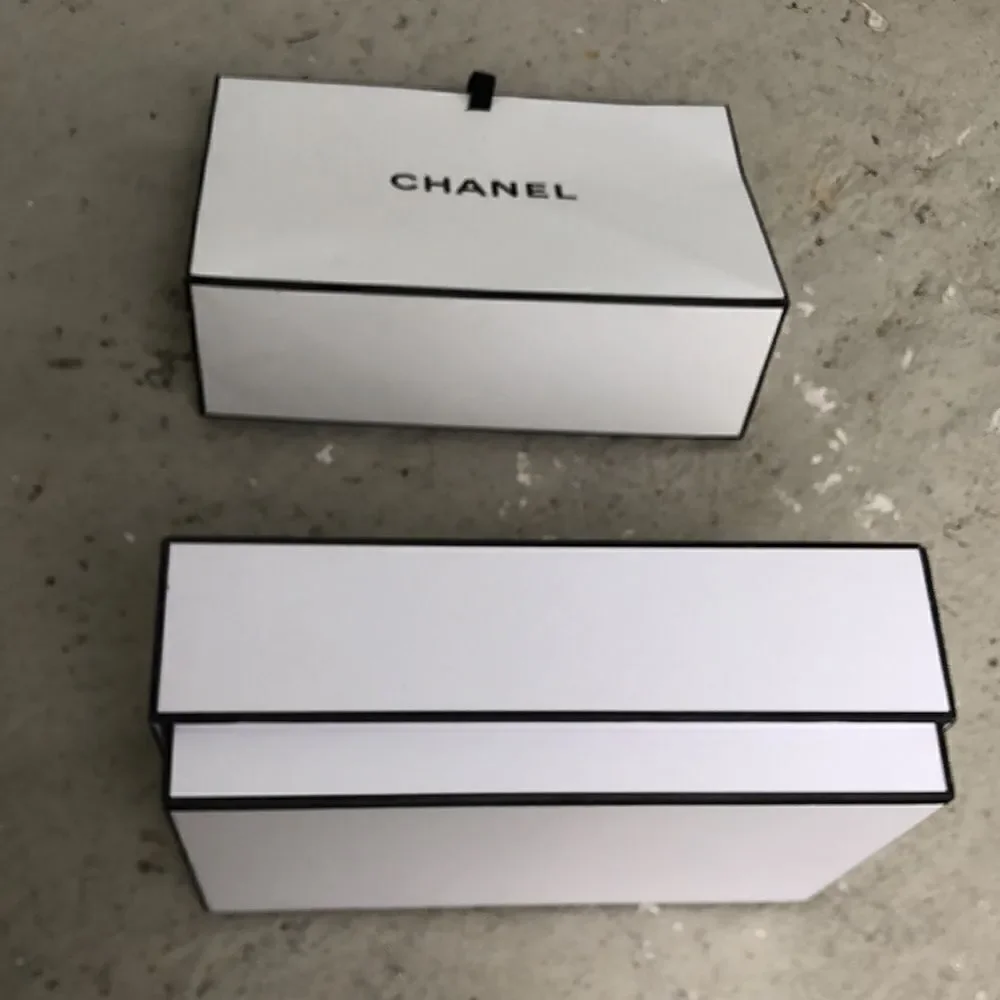 CHANEL gift box