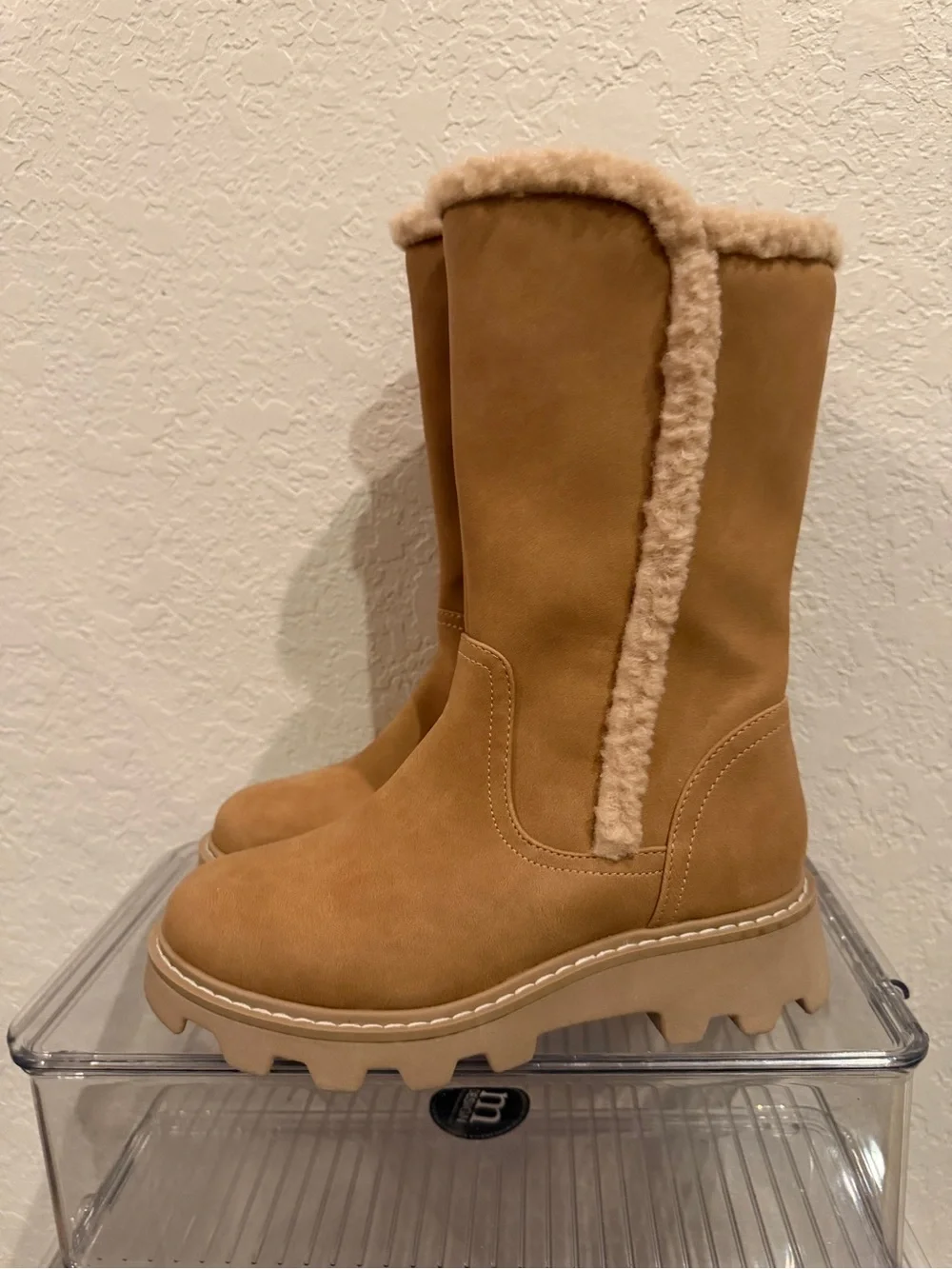 Classic Shearling-Lined Tan Girls Winter Boots