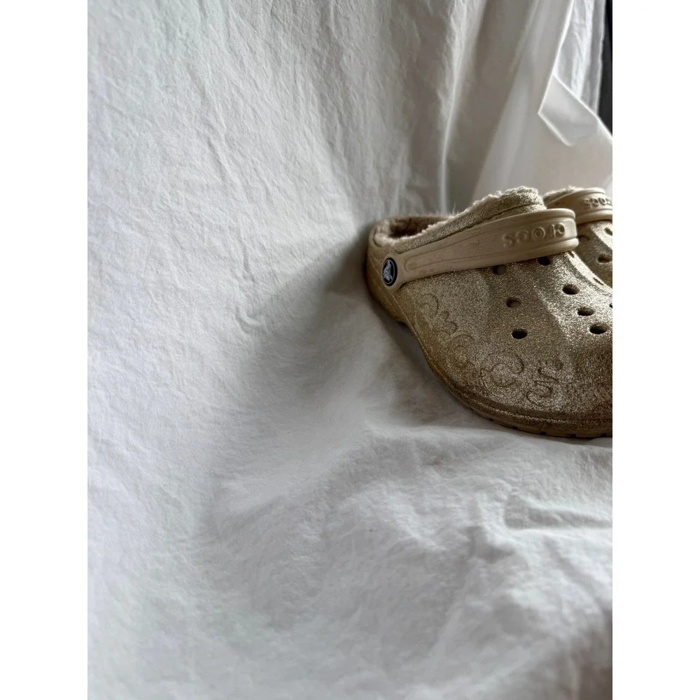 CROCS visible ports