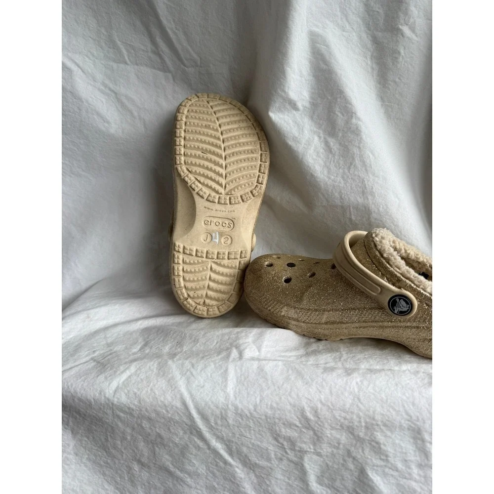 CROCS textured festive