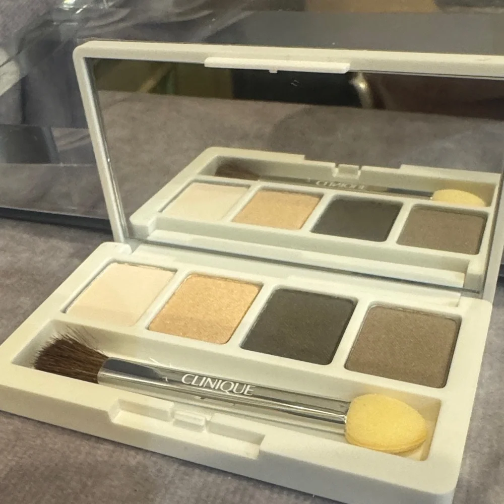 Clinique Eyeshadow quad hombre, totally neutral super‎ shimmer teddy bear