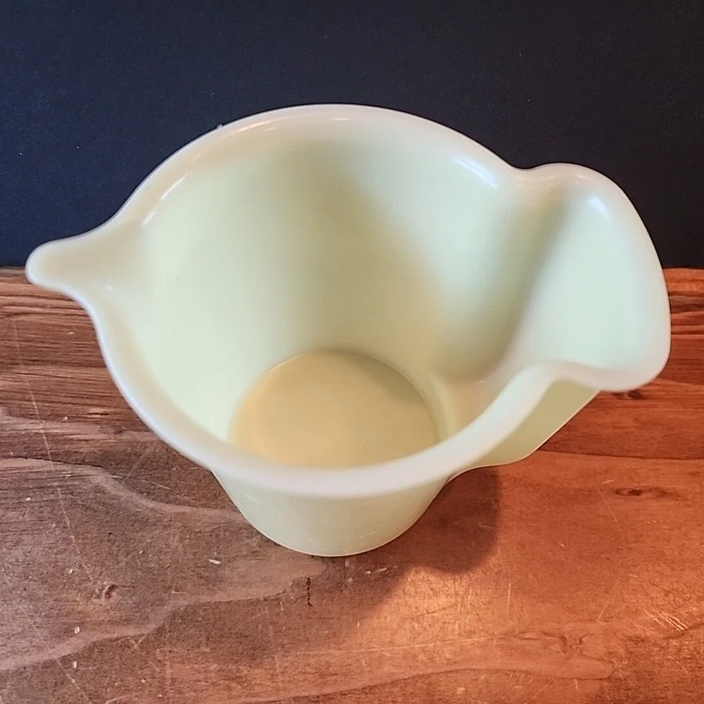 Tupperware vintage yellow
