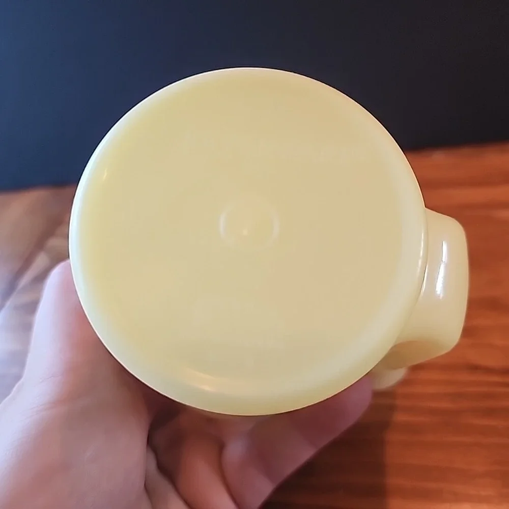 Tupperware vintage yellow