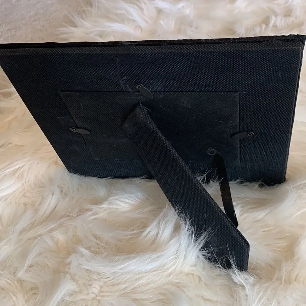 Unbranded black cushioned