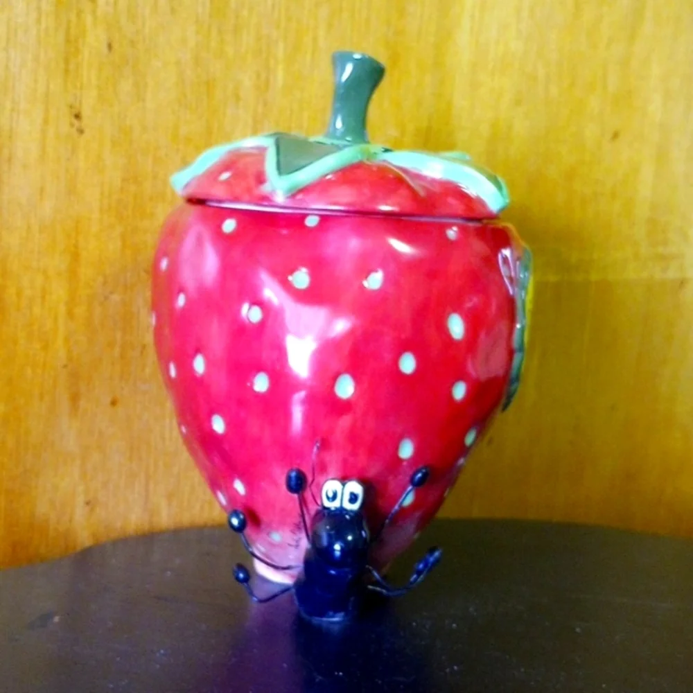 N/A red strawberry