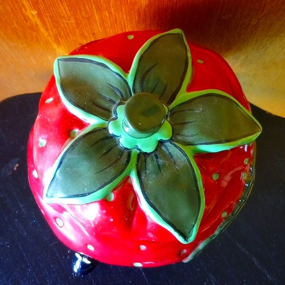 N/A red strawberry