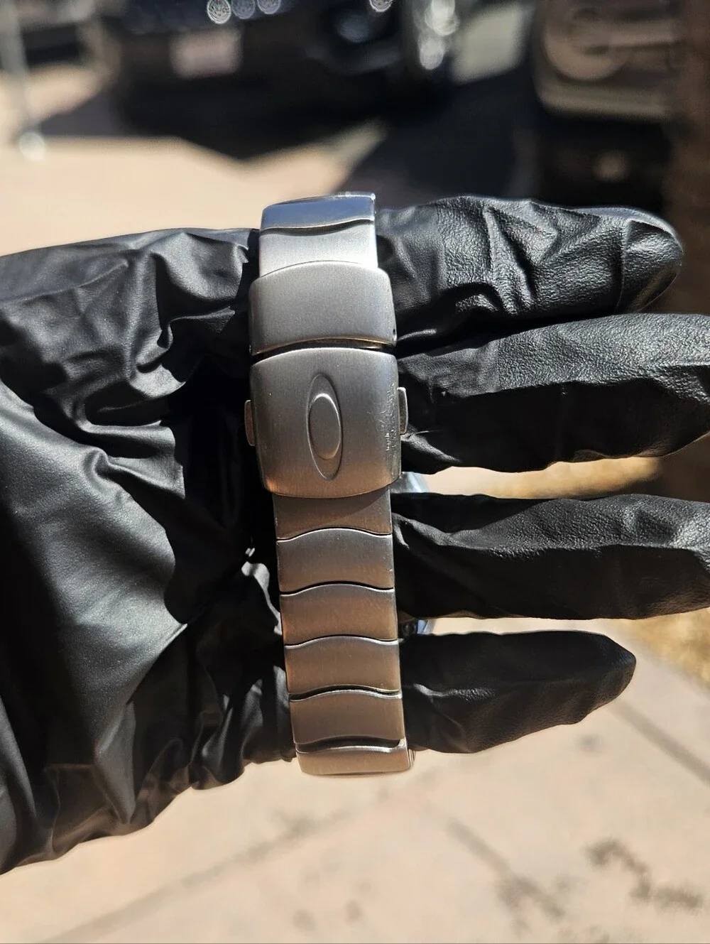 Oakley wristwatch warm