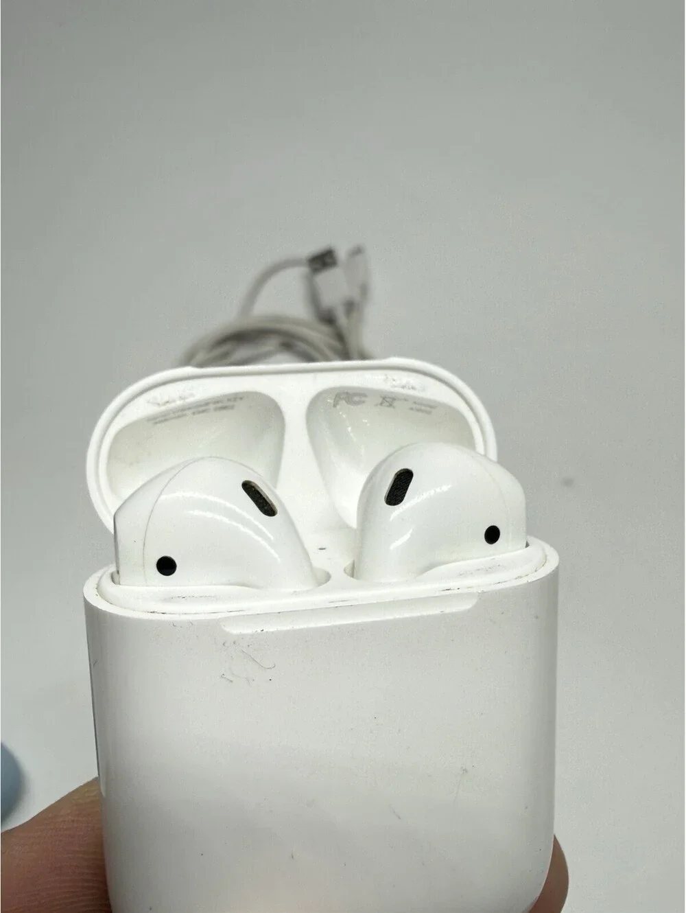 Apple genuine airpods