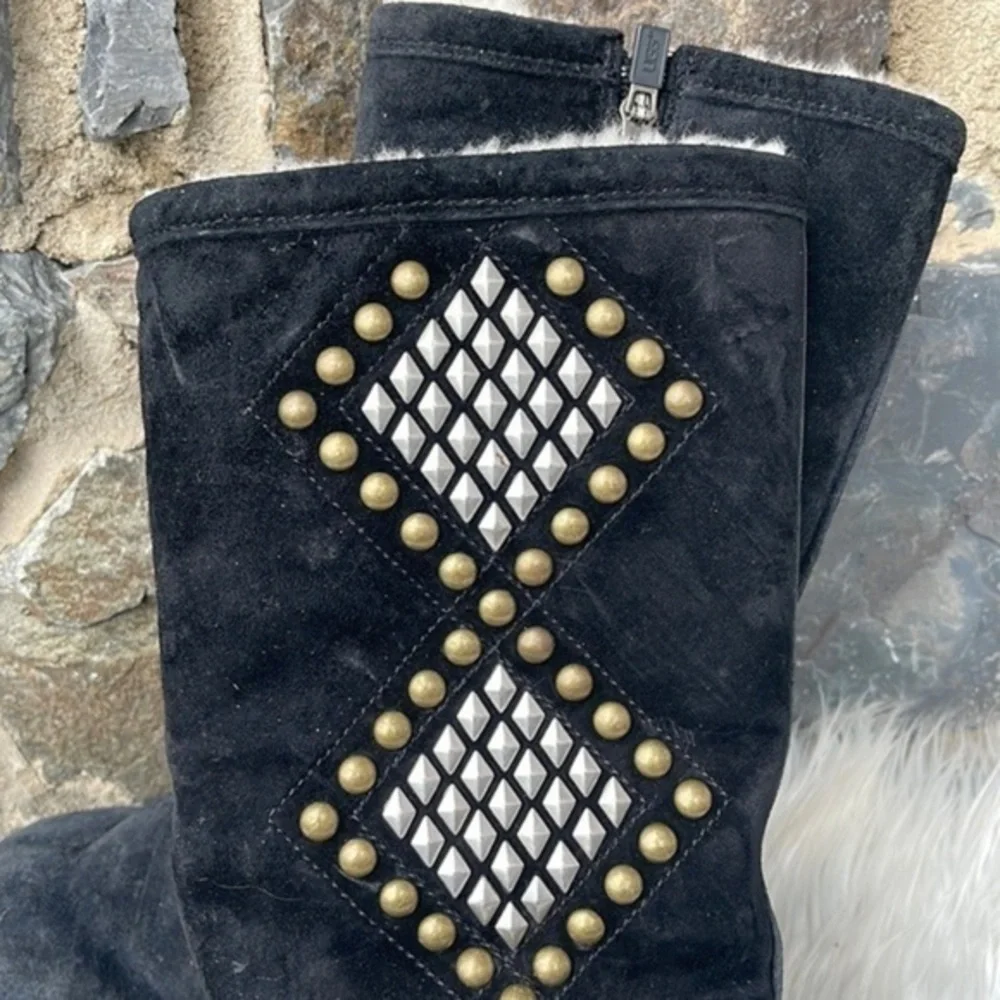 UGG avondale black