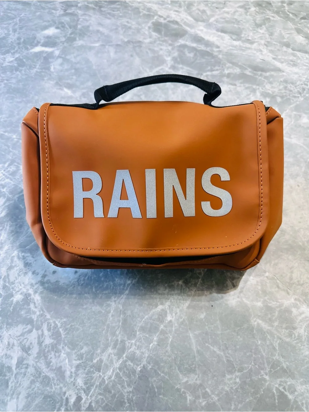 Rains compact men