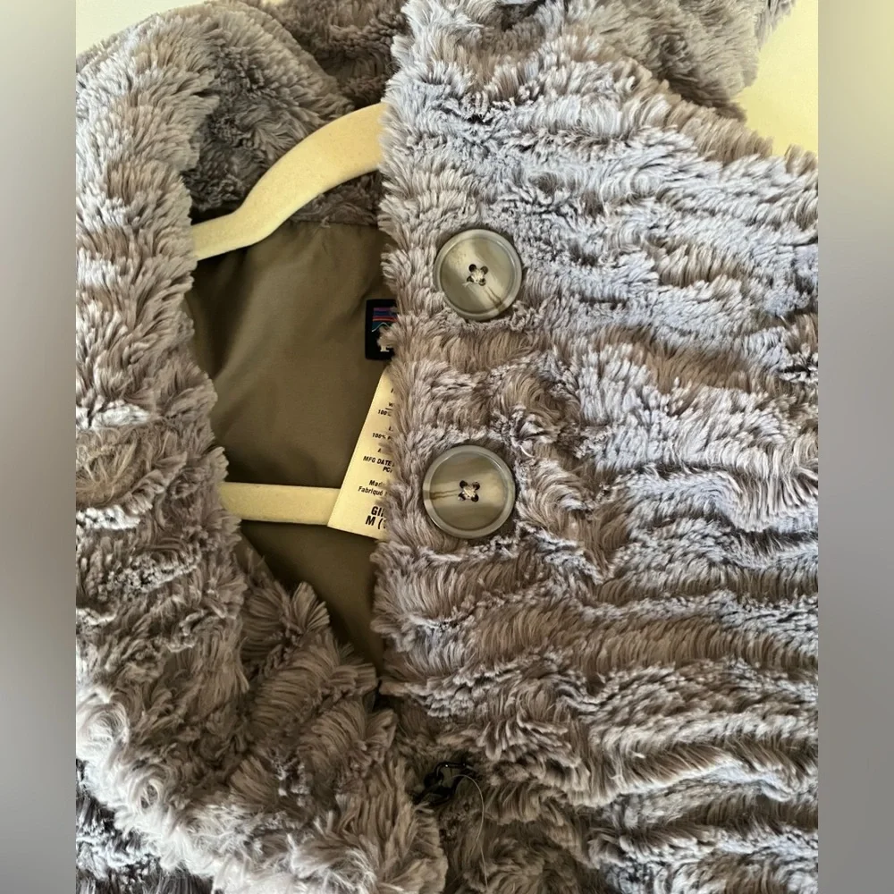 Patagonia girl’s gray