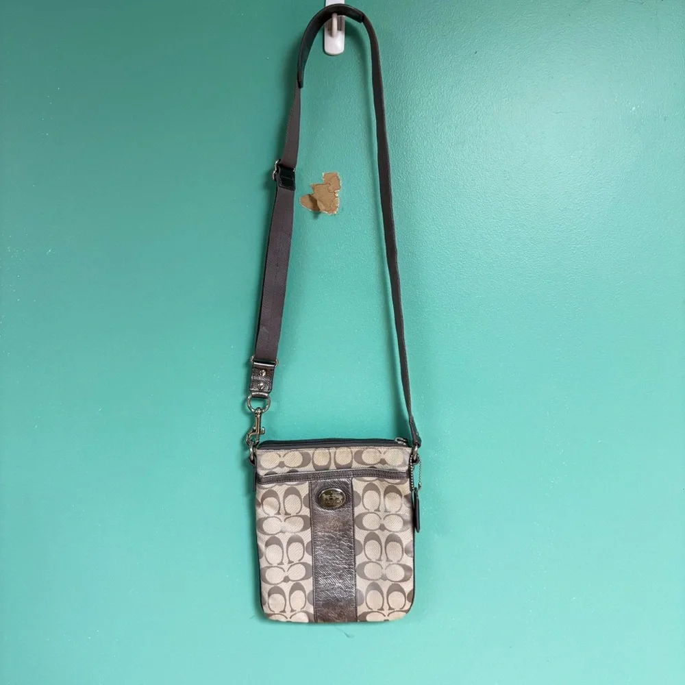 Coach beautiful tan