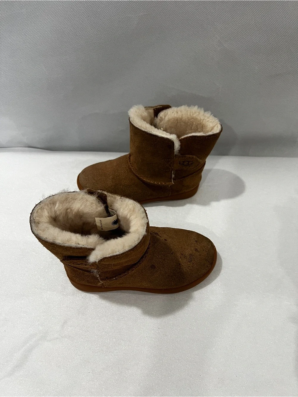 UGG Kids Keelan Boots Size 9 Brown WOOL blend Lining