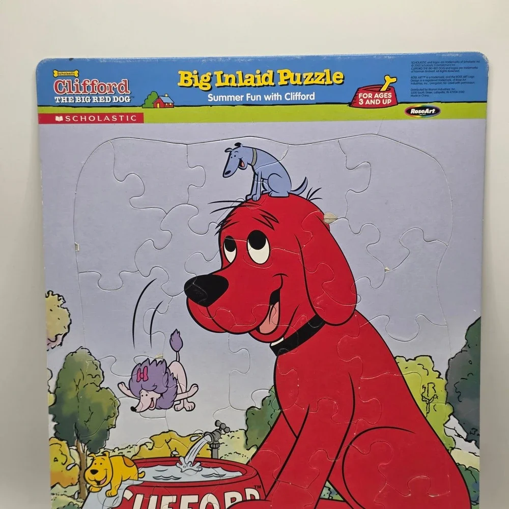 Scholastic roseart clifford