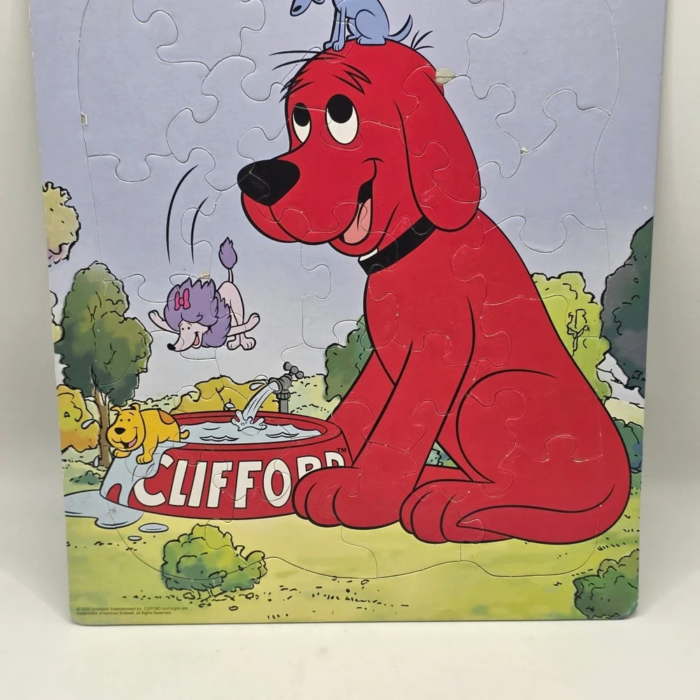 Scholastic roseart clifford
