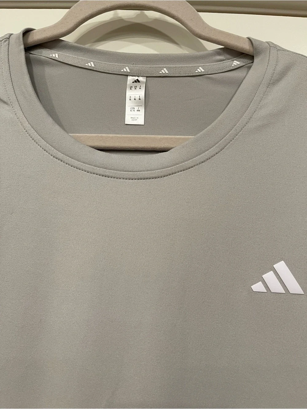 adidas Men’s XL Gray Short Sleeve Performance Tee