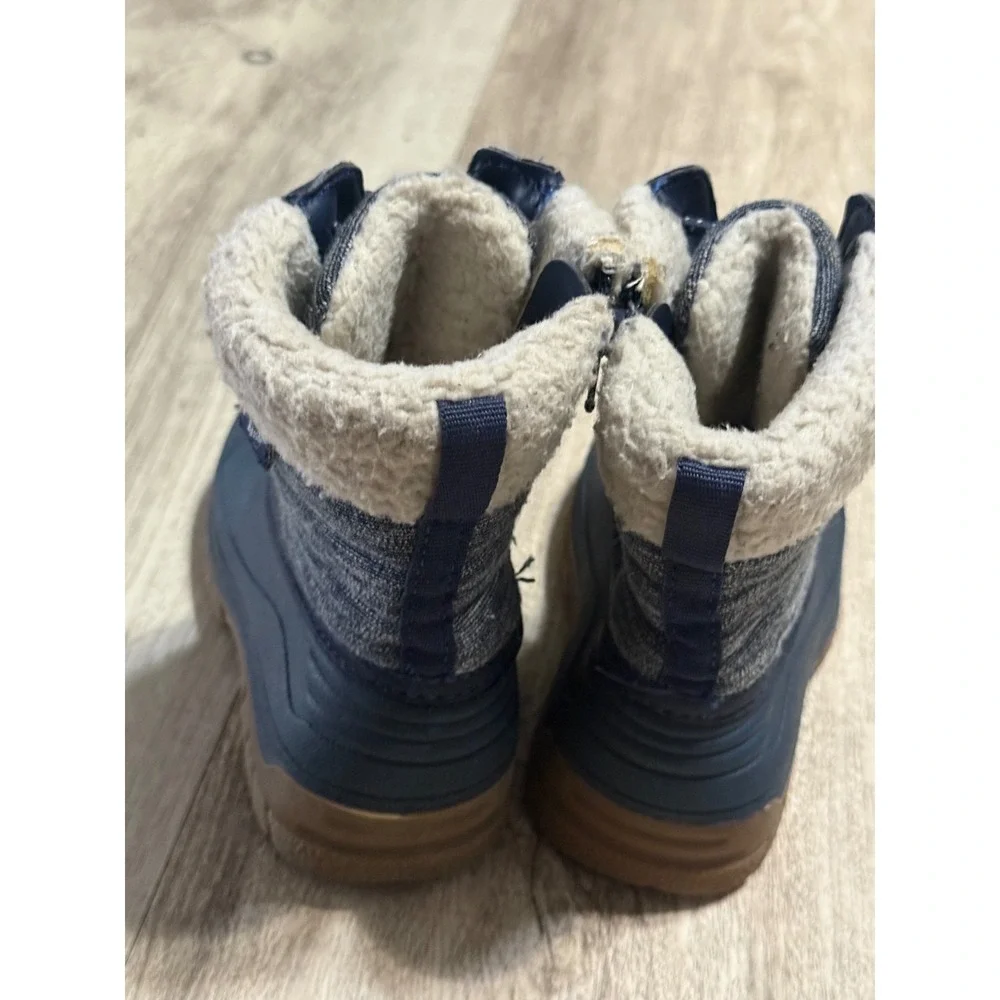 OshKosh B'gosh‎ Toddler Boys Blue Gray Snow Boots Size 8 Waterproof Winter Shoes