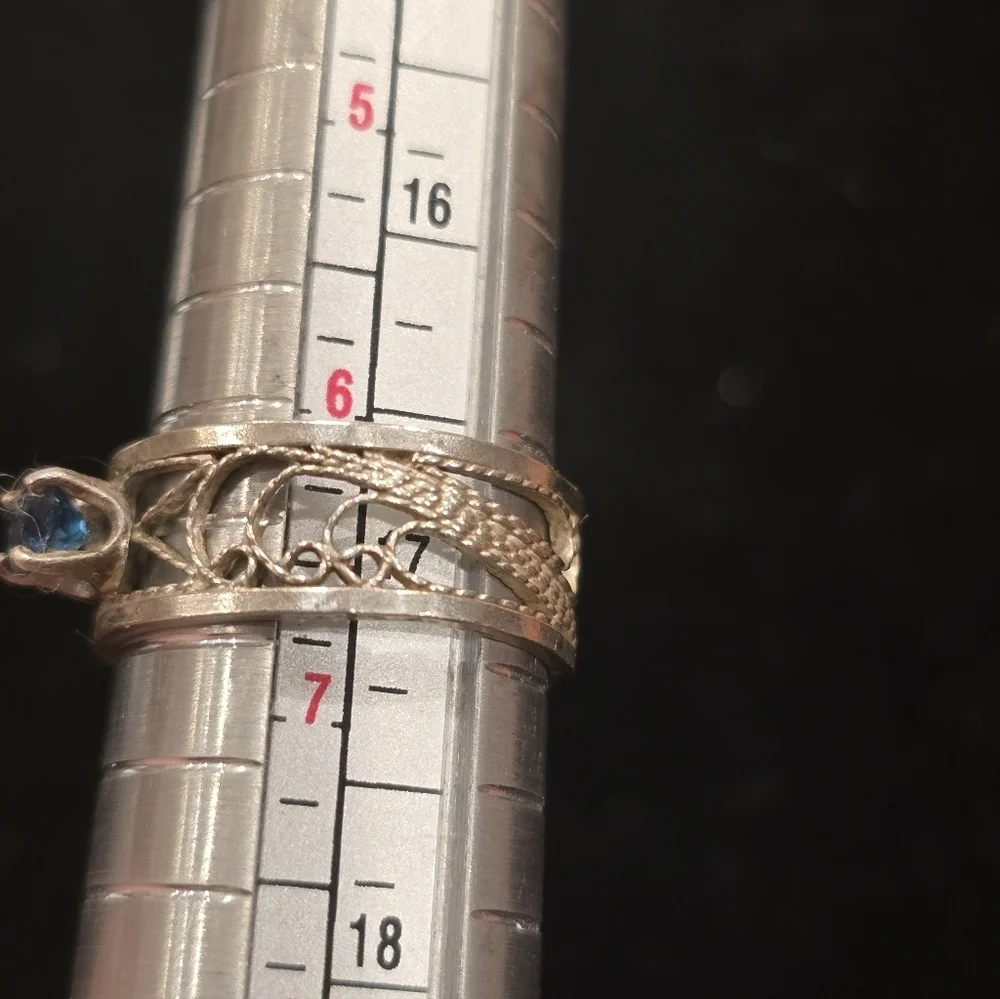unbranded blue topaz