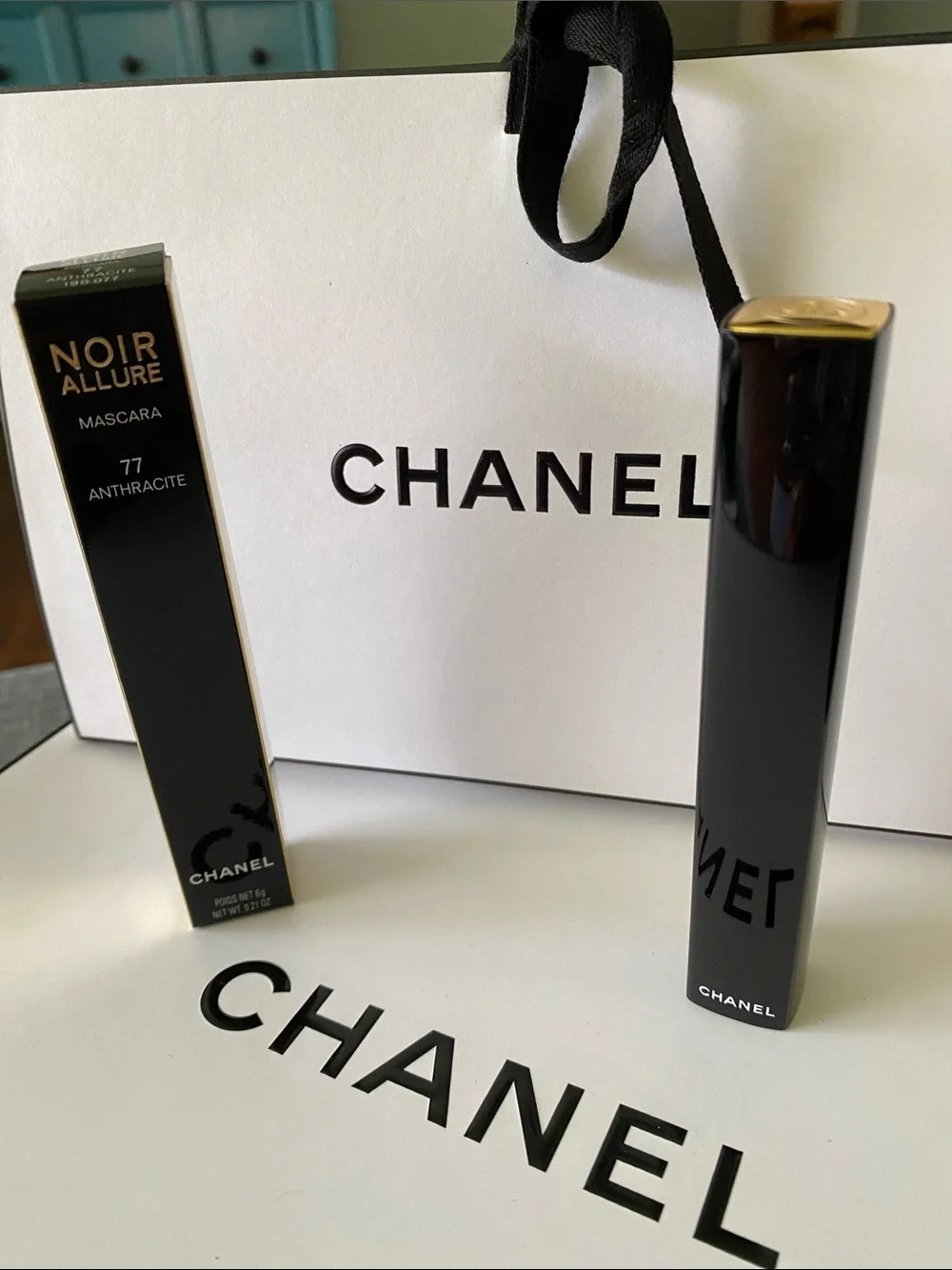 CHANEL noir allure
