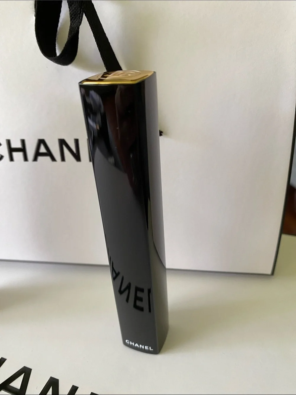 CHANEL noir allure
