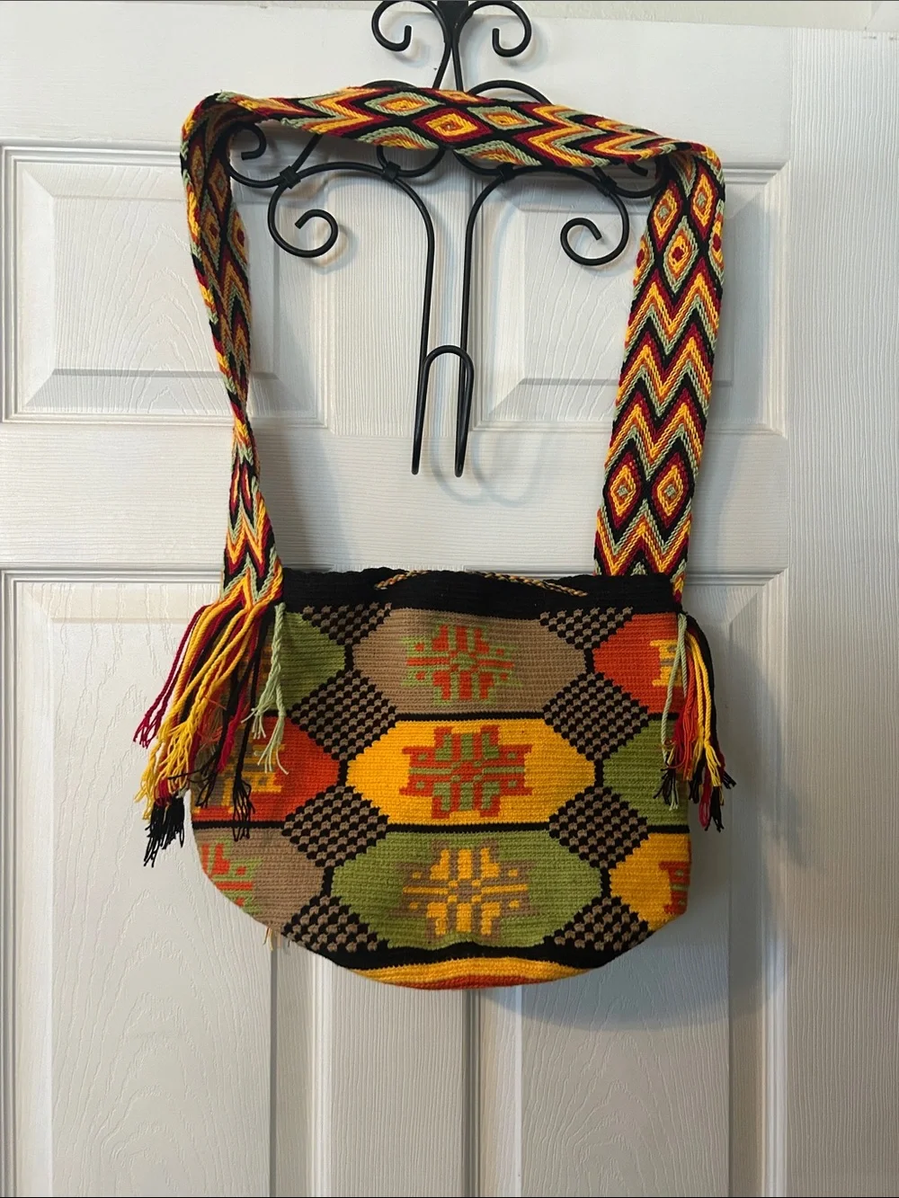 Handwoven Multicolor Crossbody Bag with Bold Geometric Pattern