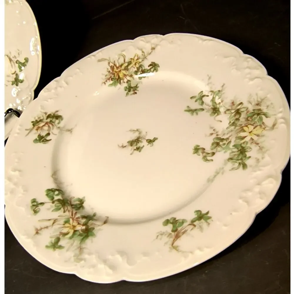 A. Lanternier scalloped chip dessert