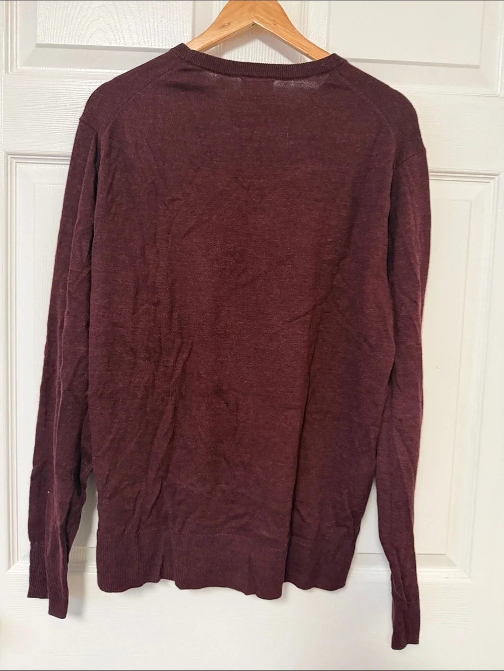 Old Navy Men's Maroon/Burgundy Crewneck Sweater