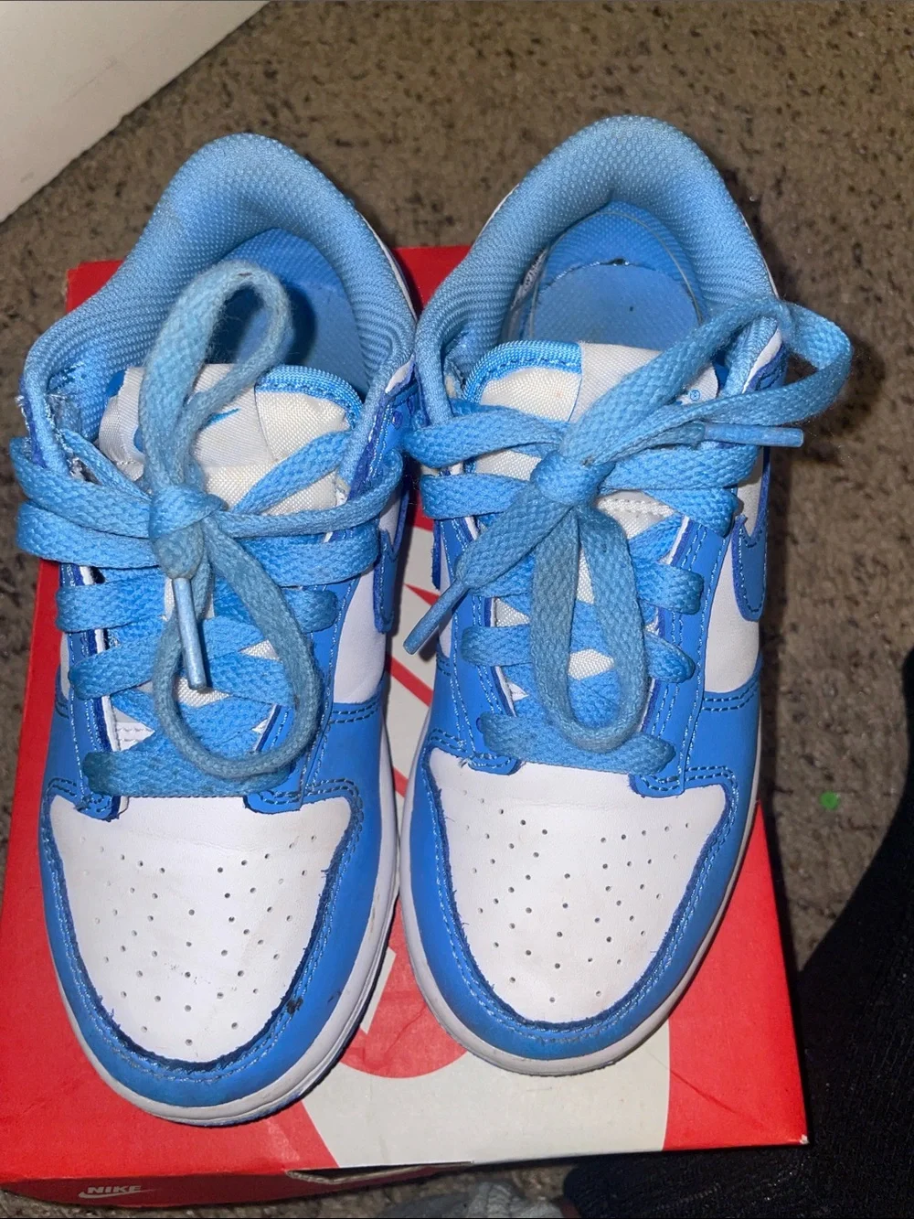Nike Kids White and Blue Low-Top Sneakers