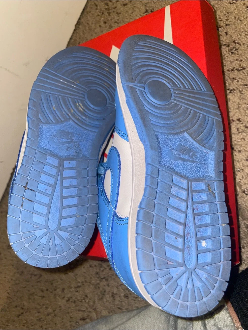 Nike Kids White and Blue Low-Top Sneakers