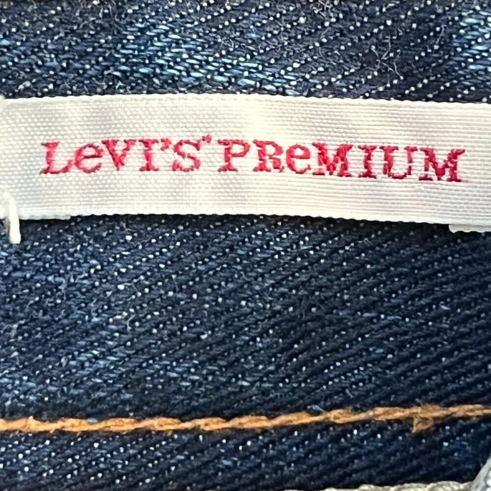 Levis Austin Bootcut offered here