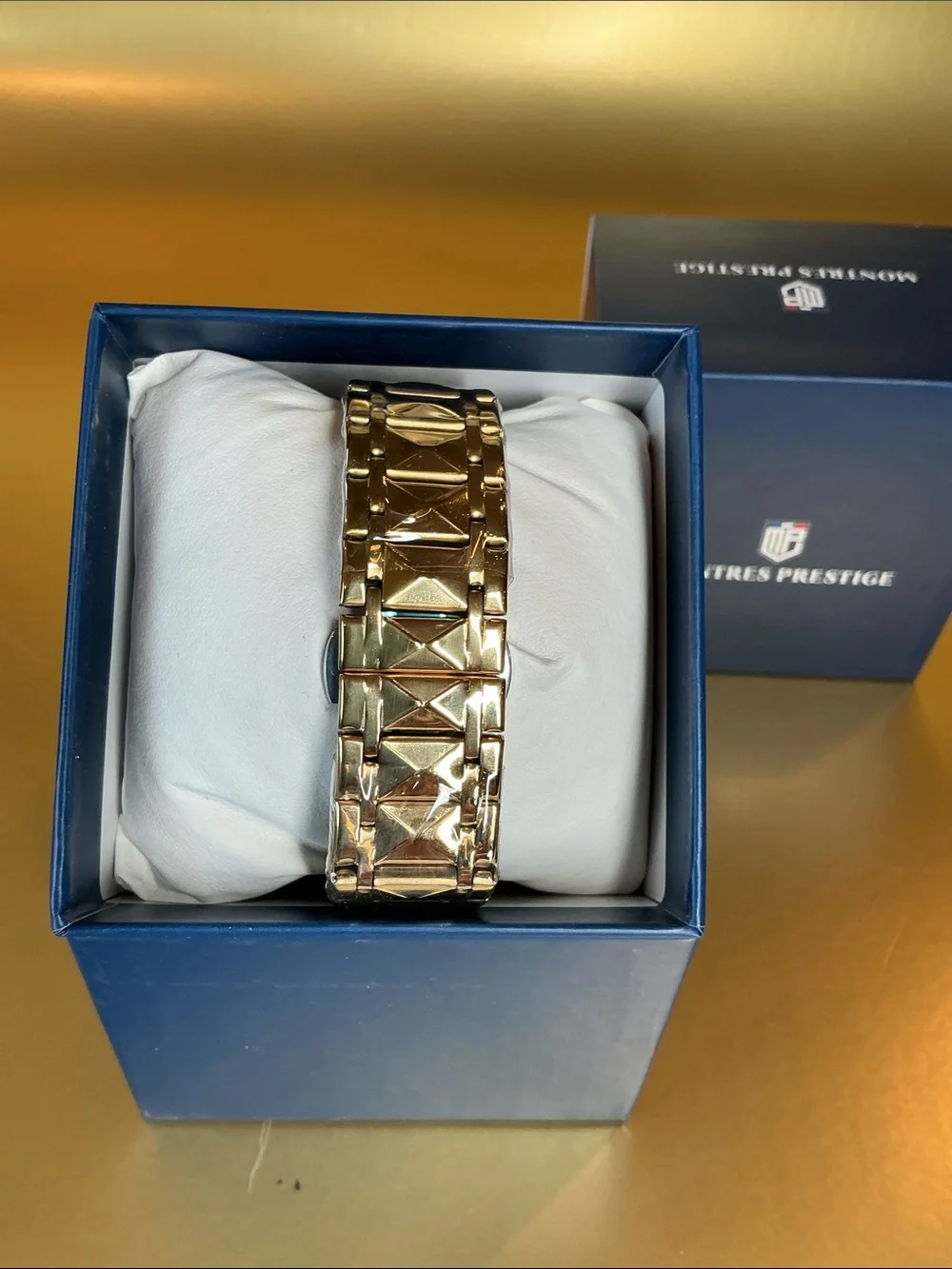 Invicta bold gold