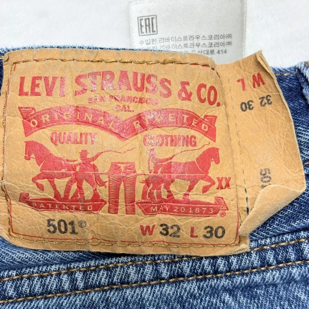 Levis worn small