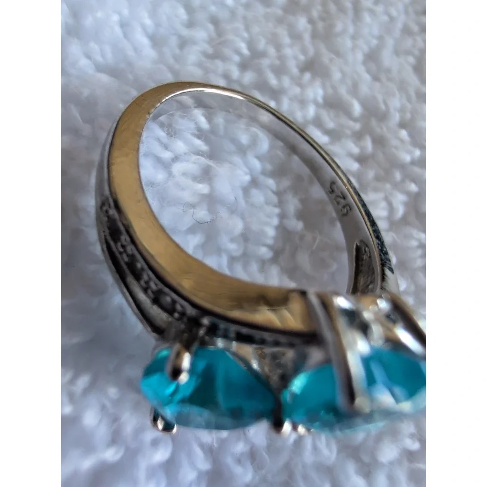 The Unbranded Brand blue heart