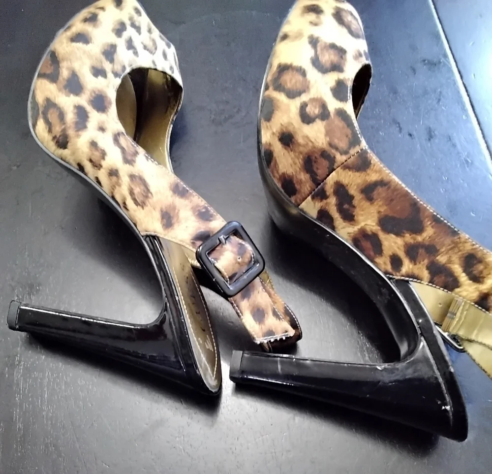 Guess leopard print