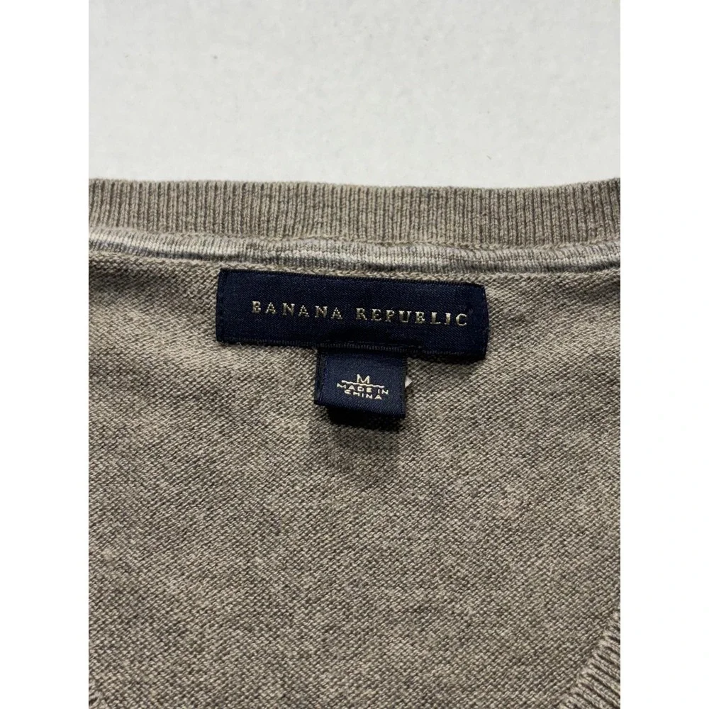 Banana Republic brand banana