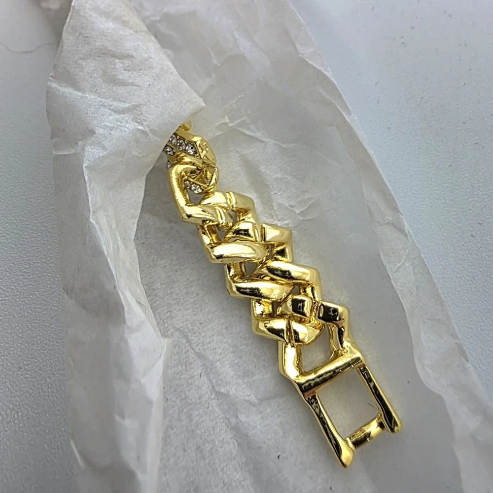 .iced-out. pair your