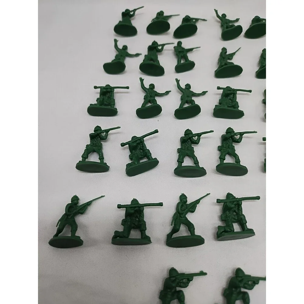 Lot Of (32) Tim Tee Green Army Men Soldier Toys 1/2-1