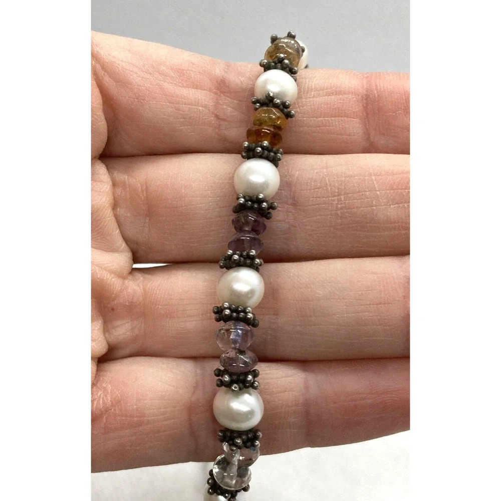 The Unbranded Brand vintage pearl